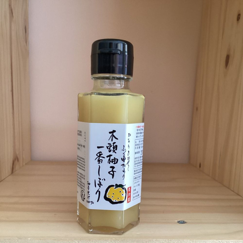 Jus de yuzu pressé à la main