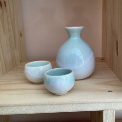 Lot carafe à saké tokkuri faïence fine Minoyaki seiryuu et deux tasses